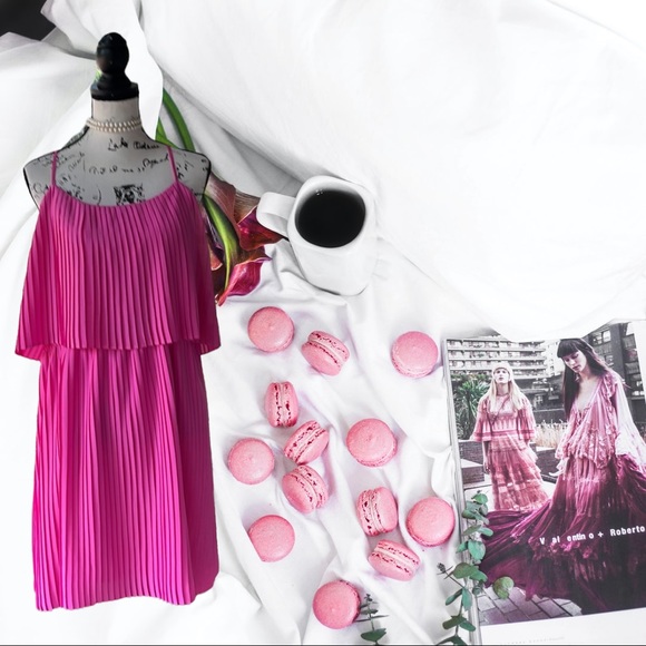 Pleated dress - Picture 4 of 10